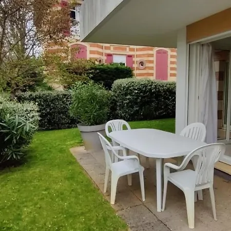 73 M2 With Garden And Access To The Beach شقة *